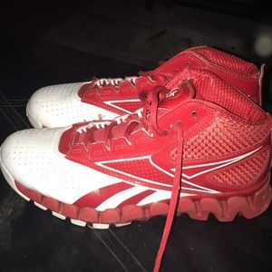 Men’s basketball sneakers